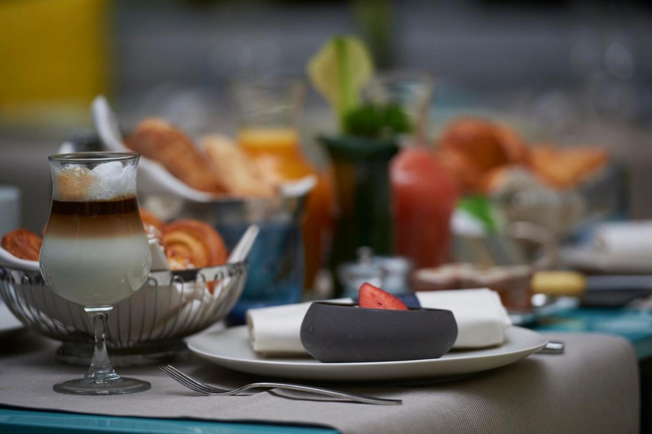 Hotel De Sers Champs Elysees Париж Екстериор снимка